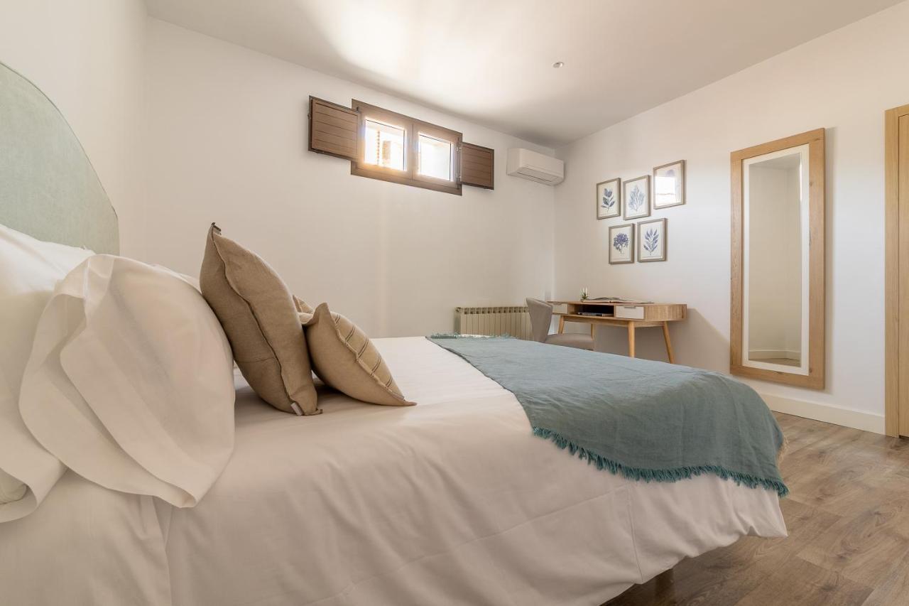 Apartamentos El Patio Plaza Santa Clara Caces Eksteriør billede