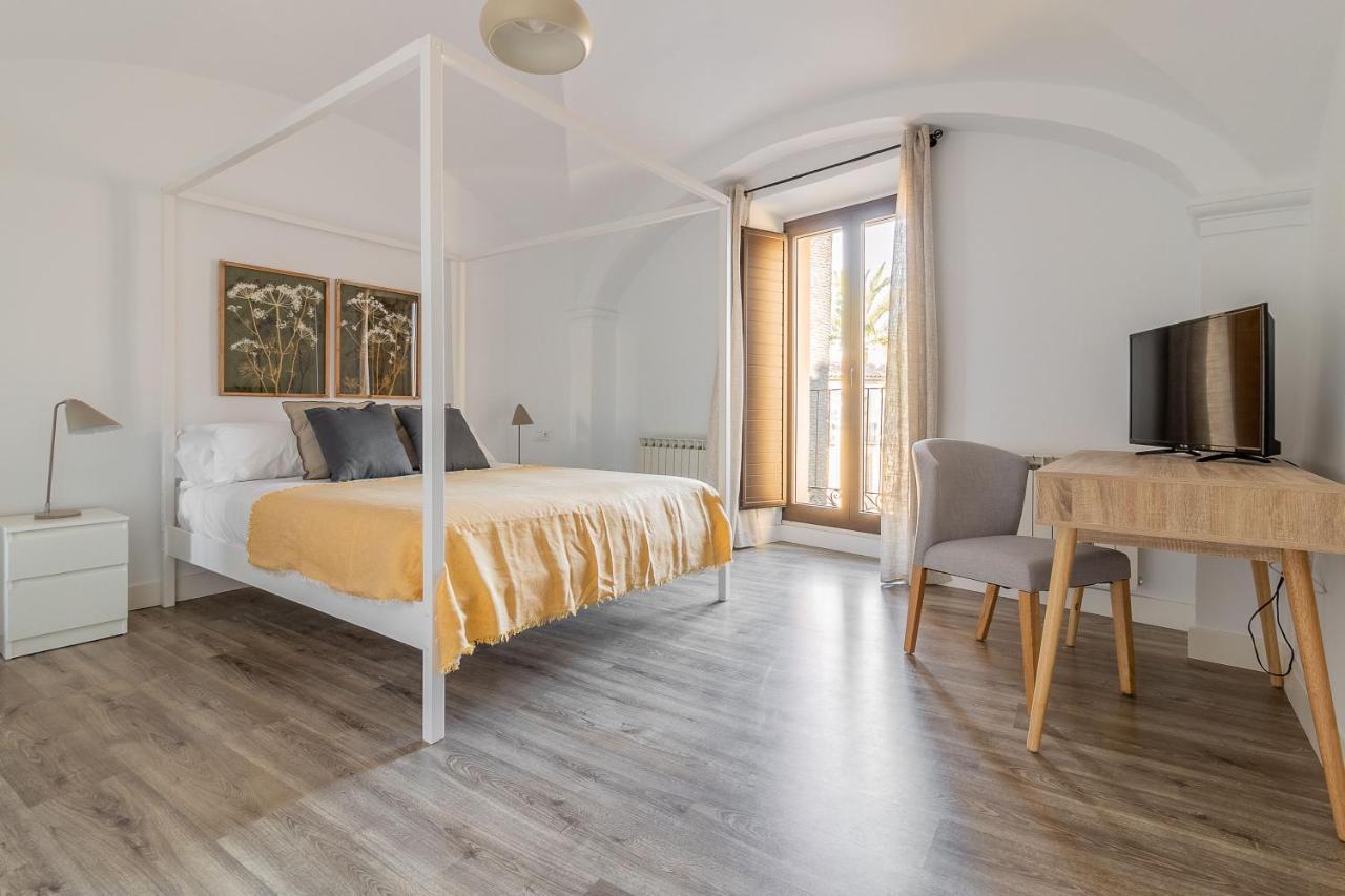 Apartamentos El Patio Plaza Santa Clara Caces Eksteriør billede