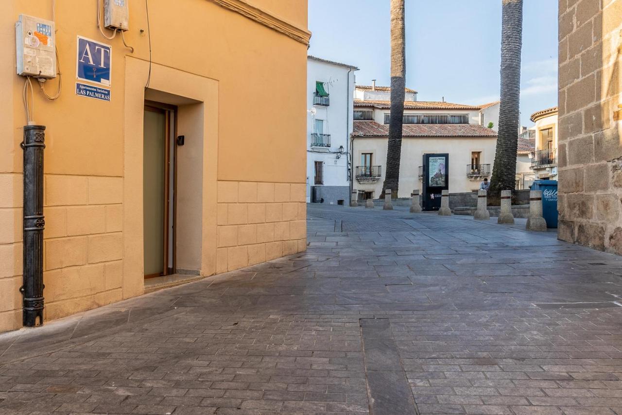 Apartamentos El Patio Plaza Santa Clara Caces Eksteriør billede