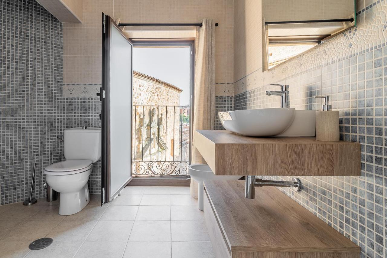 Apartamentos El Patio Plaza Santa Clara Caces Eksteriør billede